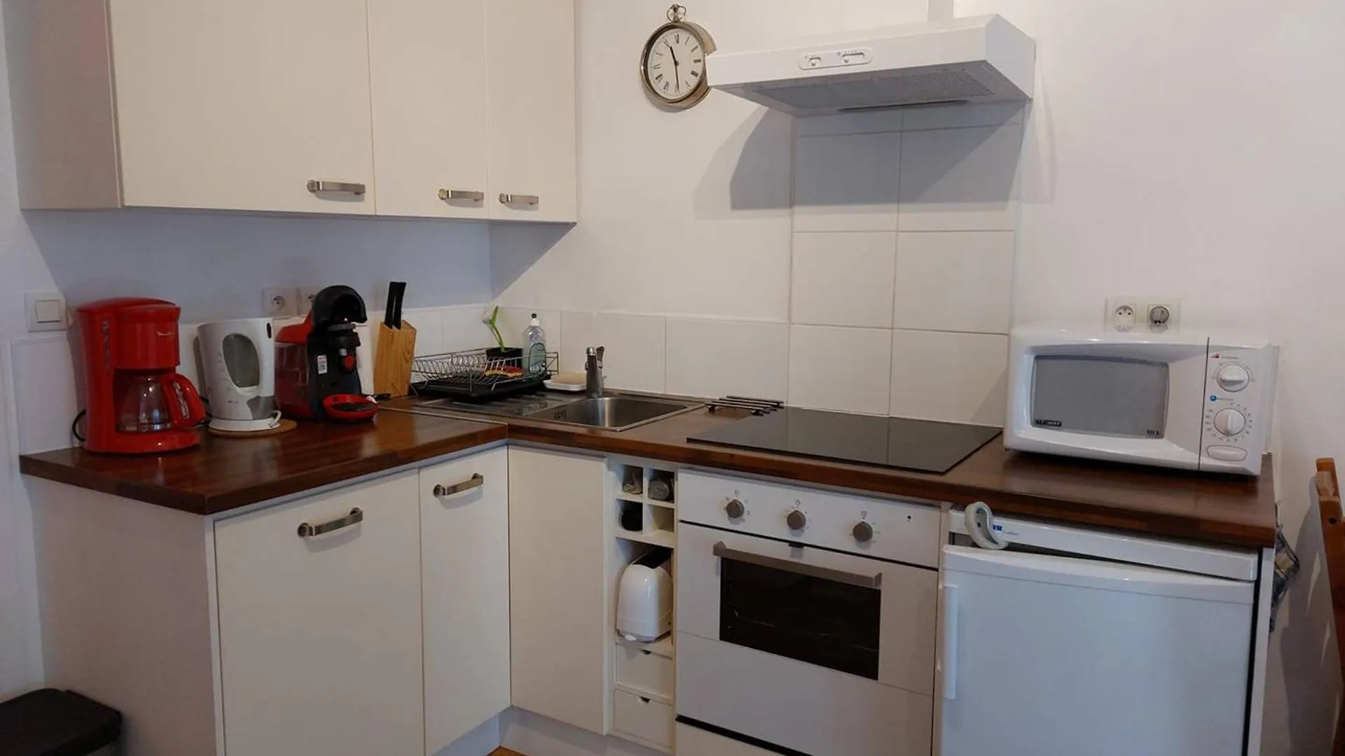 Appartement Traversant Avec Balcon Au Centre De Cauterets - Fr-1-812-65